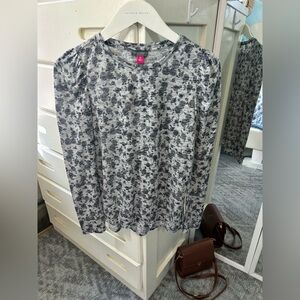 Vince Camuto Black and Gray Floral Puff Princess Long Sleeve Crew Neck Top ✨